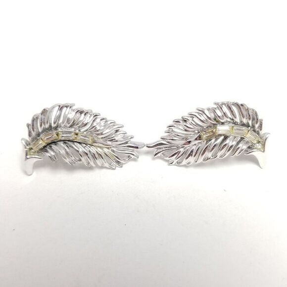 Vintage Feather Leaf Shape Rhinestone Clip On Earrings, Silver Tone Retro 60s - Picture 2 of 6